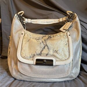 Elegant Cream and Tan Hobo Bag